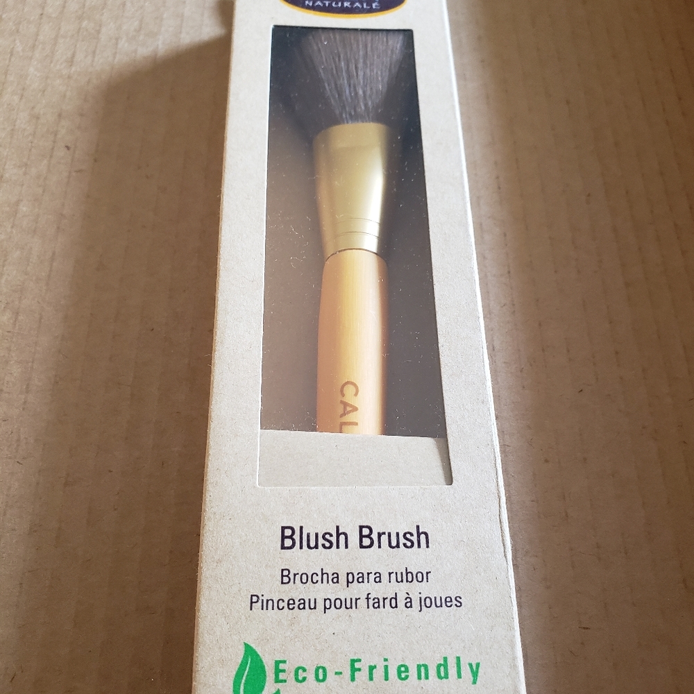 Blush brush - Picture 3 of 3